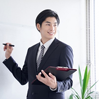 レッスンスタジオや講師が素晴らしい！芸能スクールならではの特徴を解説
